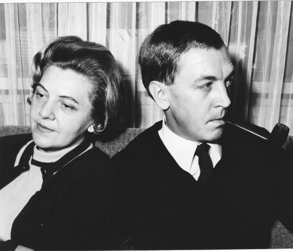 Heinz Piontek mit seiner Frau Gisela in der Schwabinger Wohnung Winzerstrasze