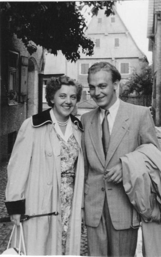 Heinz Piontek und seine Frau Gisela 1952 in der Burgstraße, Lauingen